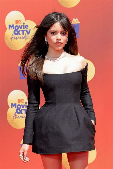 jenna ortega weight and height|Jenna Ortega Bio, Age, Height, Wife, You, Ethnicity,。